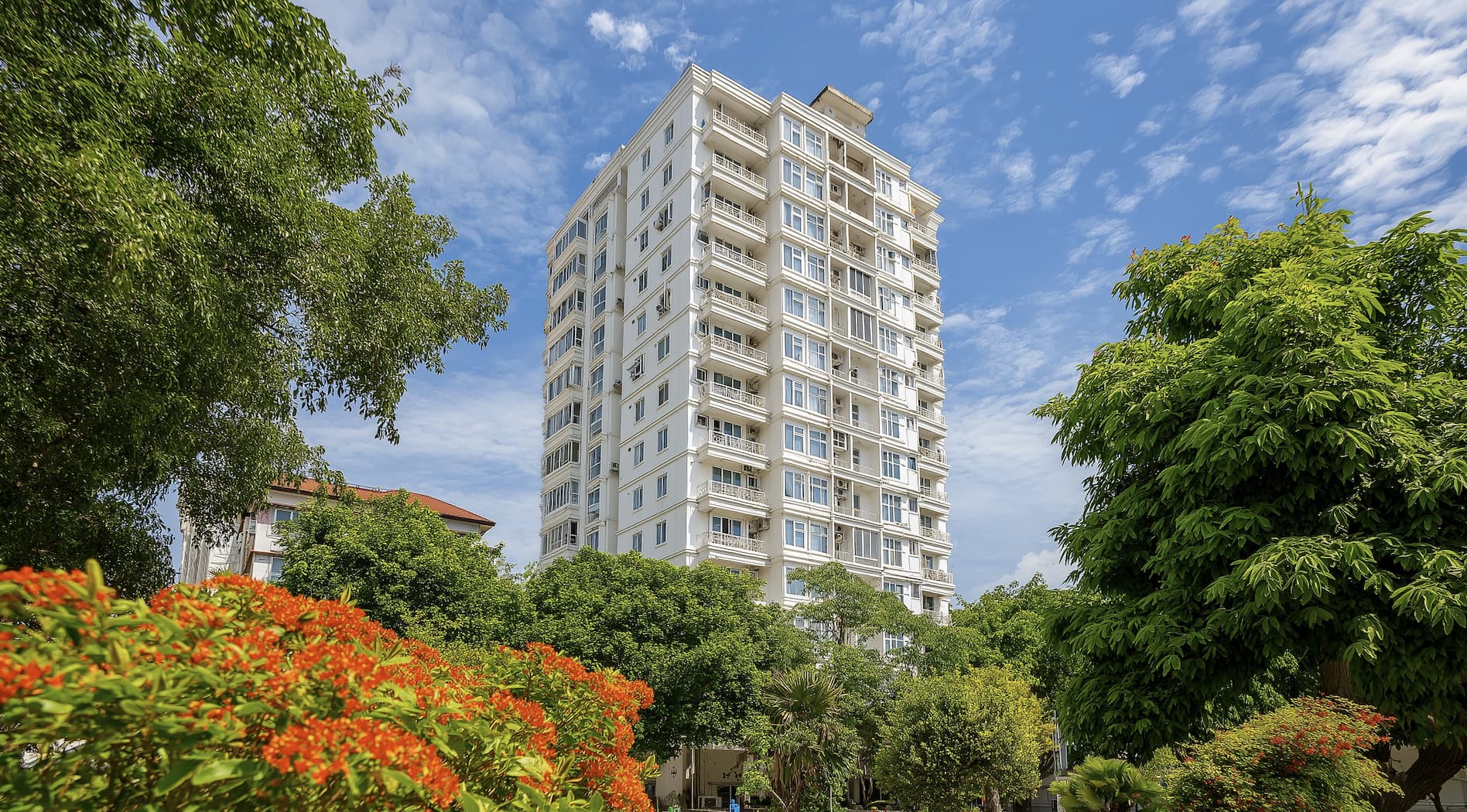 Global Property Markets Stunned by Surges, Slumps & Surprises – Late September 2025 Roundup